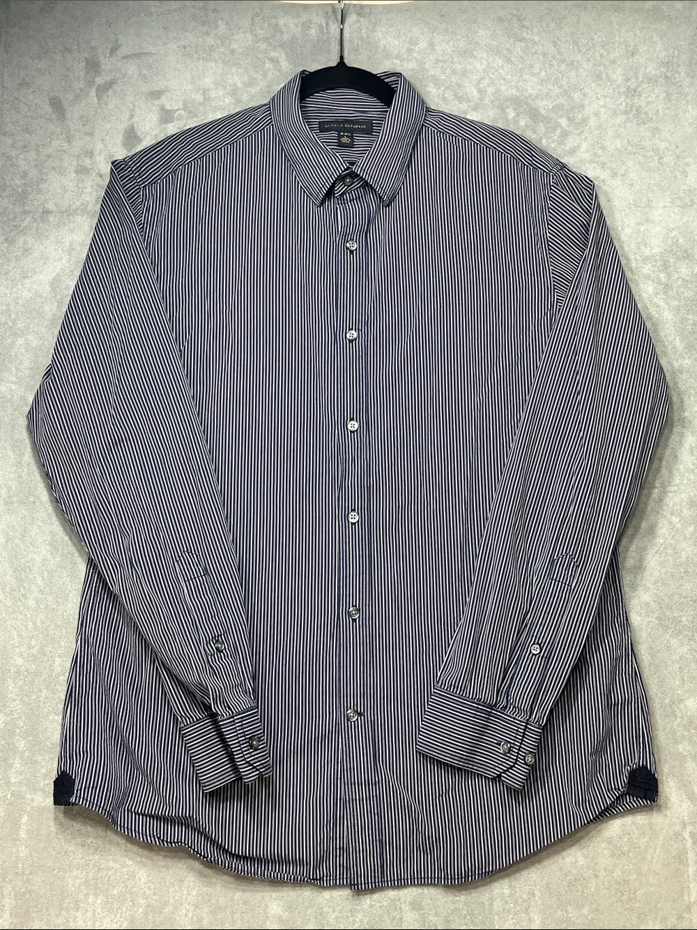 Banana Republic Mens L 16-16.5 Navy Pinstripe 100% Cotton Dress Shirt